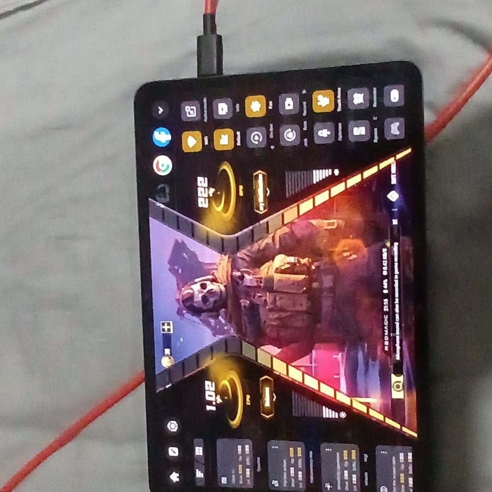 High-Performance Tablet with Red Highlights - Picture 3 of 4